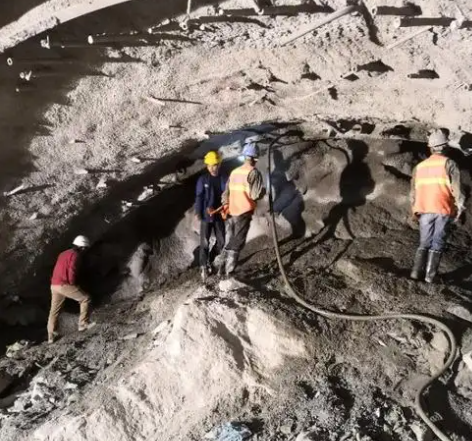 海北拱顶带模注浆料的施工流程及注意事项